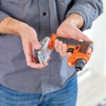 инструменти бг BLACK+DECKER lightdriver 4v max акумулаторна отвертка с пакет за съхранение V8R6ZD588 - Image 5