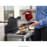 почистване бг BLACK+DECKER безжична ръчна прахосмукачка dustbuster advancedclean V8R6ZD29 - Image 6